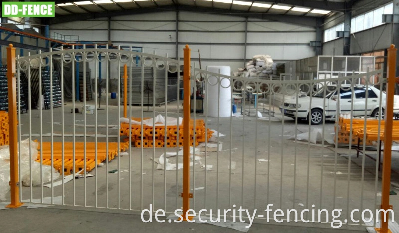 Wellen gebogene Dekorationszauntafel Metallstahl / Schmiedeeisen / Aluminiumzaun für die städtische Straße Fußgängerbarriere